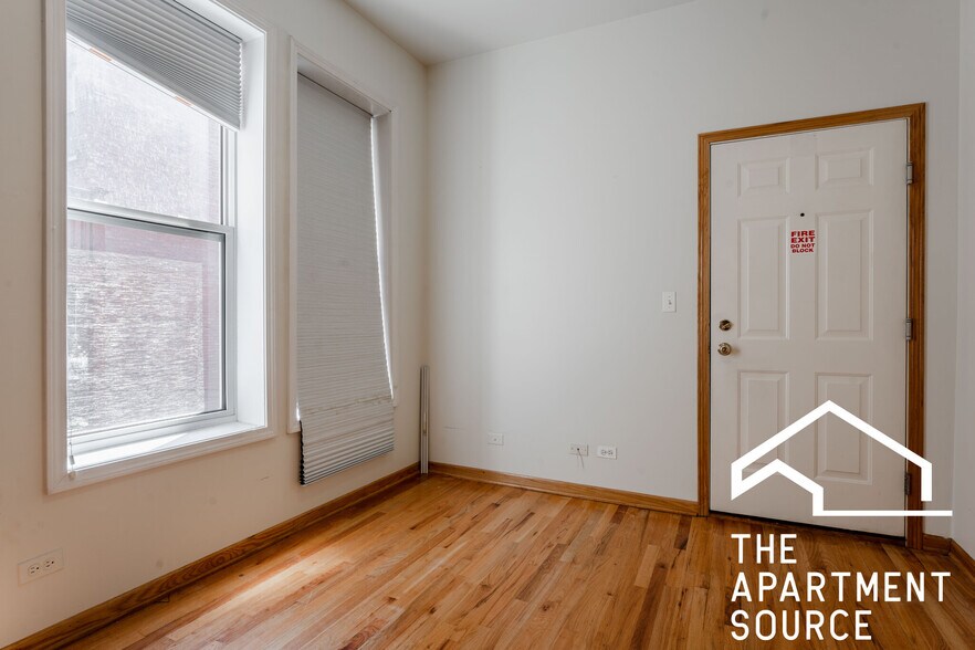 Building Photo - 1446 N Leavitt St