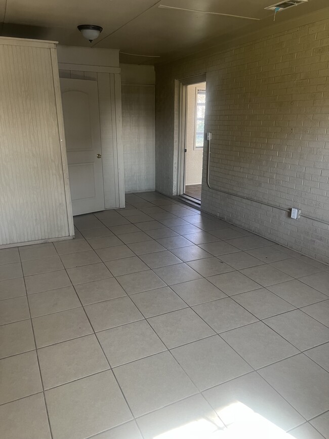 Building Photo - 3141 Joyce Dr