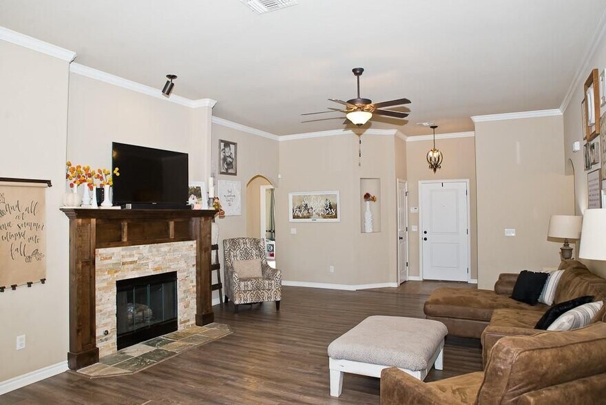 Building Photo - 3913 Caraway Ln