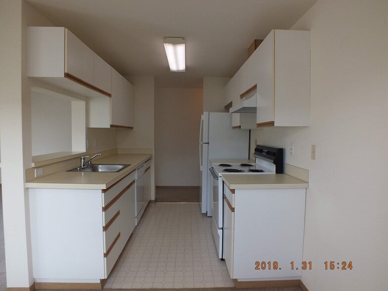 Building Photo - 1135 N 91st St