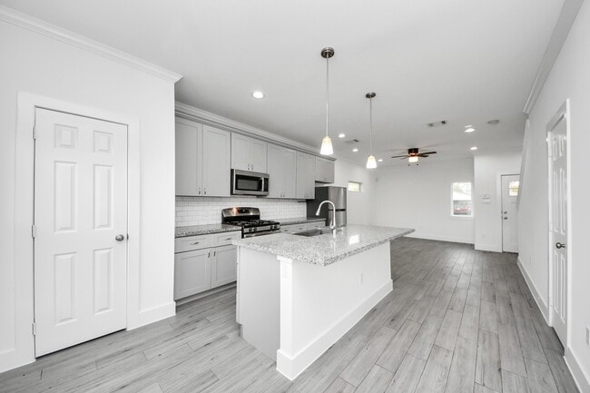 Building Photo - 8305 Prairie View Dr