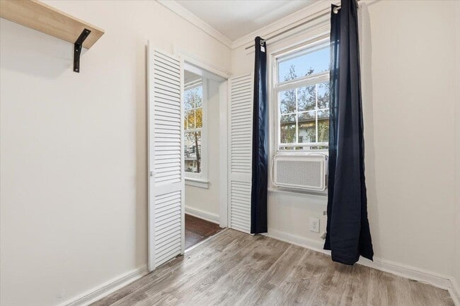 Building Photo - 132 Thorne St