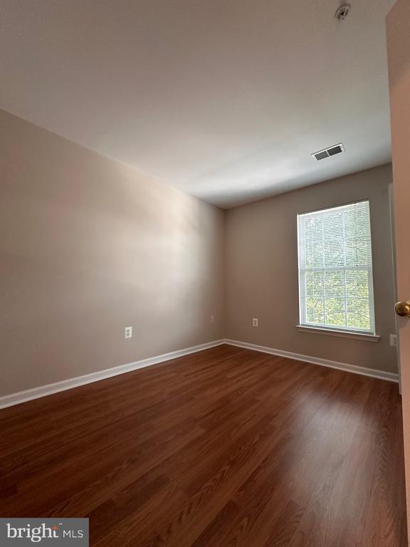 Building Photo - 9400 Birchwood Ct W