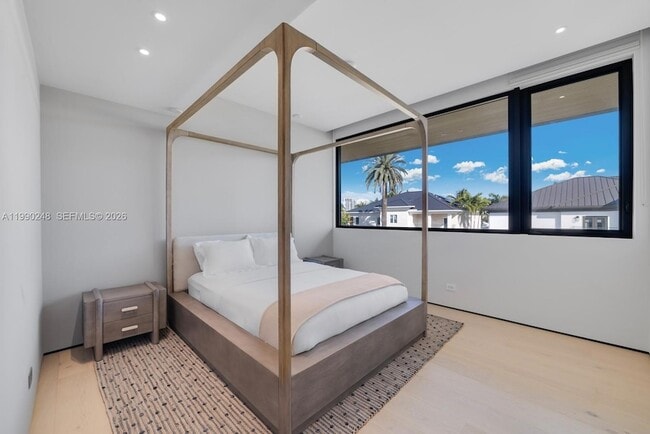 Building Photo - 641 Flamingo Dr