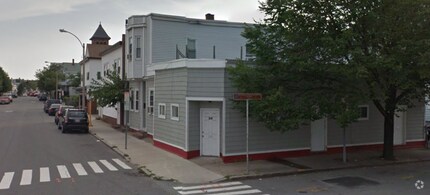 Building Photo - 41 Cross St
