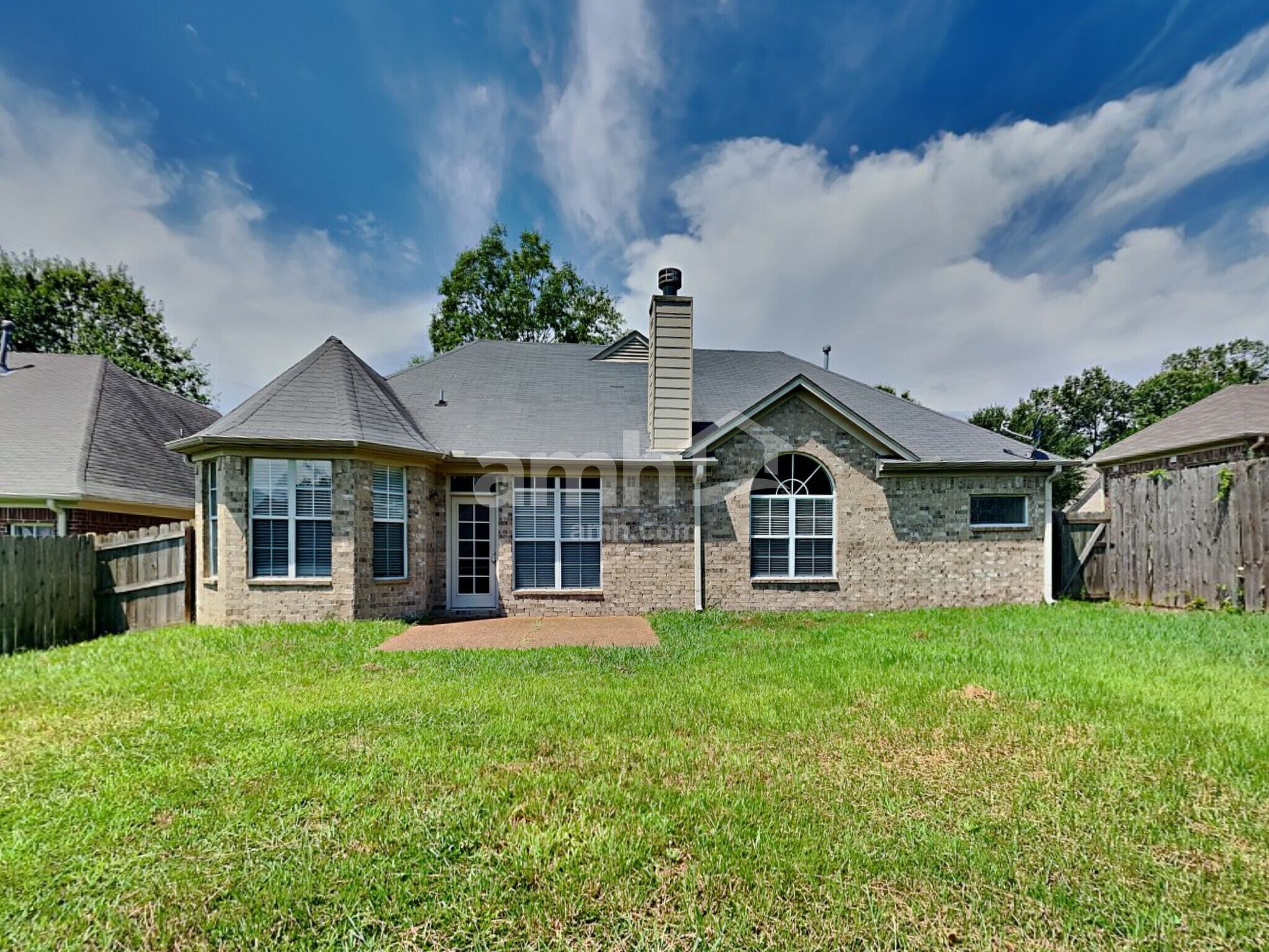 Building Photo - 1616 Sawmill Creek Ln