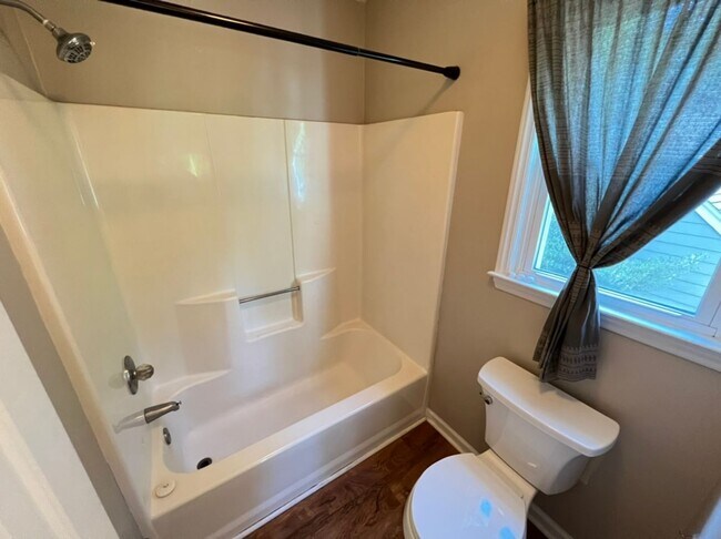 Building Photo - Cute cul-de-sac home in Woodcroft!