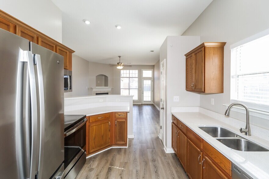 Building Photo - 4844 Pine Forrest Dr