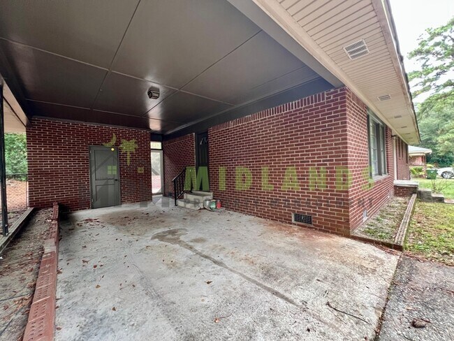 Building Photo - 1545 S Beltline Blvd