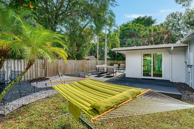 Building Photo - 1516 SW 8th Ave