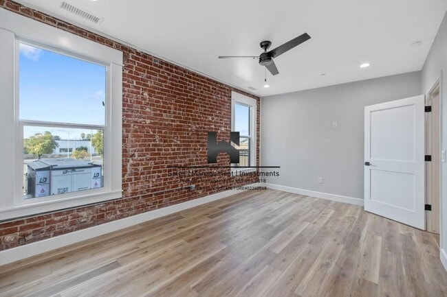 Building Photo - 151 S K St