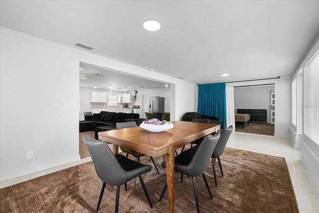 Building Photo - 10001 S Yacht Club Dr
