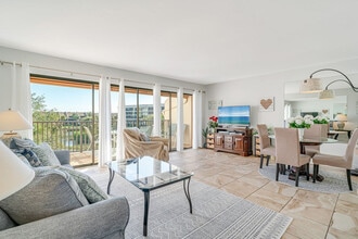 Building Photo - 1400 Cove II Pl