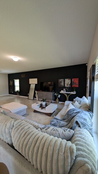 Building Photo - 2127 Sweet Pine Ct