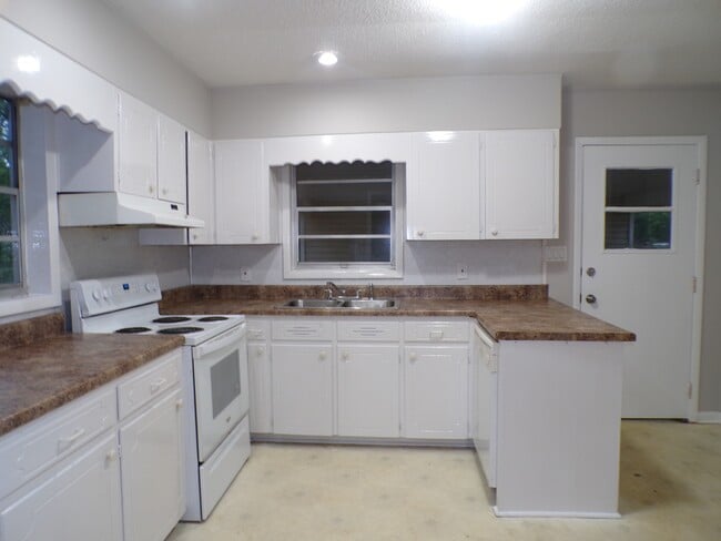 Building Photo - 213 7th Ave