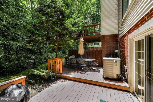 Building Photo - 16031 Dorset Rd