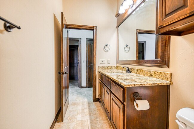 Building Photo - Beautiful home in Williamson Farms!