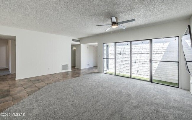 Building Photo - 614 E Savannah St