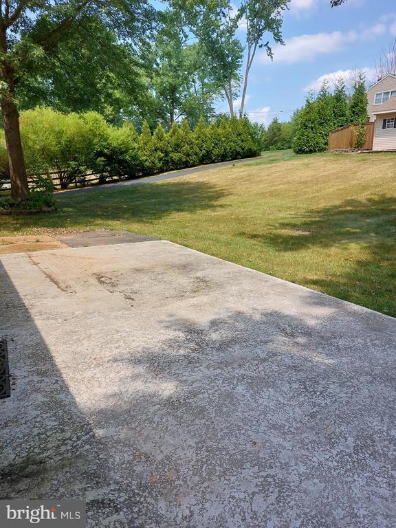 Building Photo - 13 Heatherwood Hill