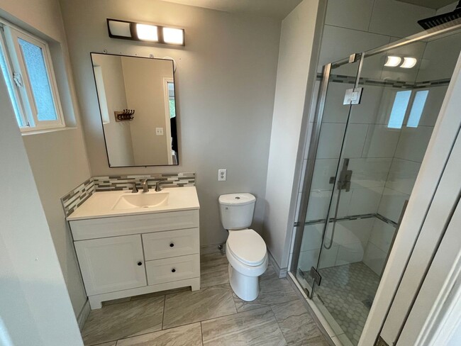 Building Photo - Now Available – Stylish 3-Bed, 2-Bath Home...