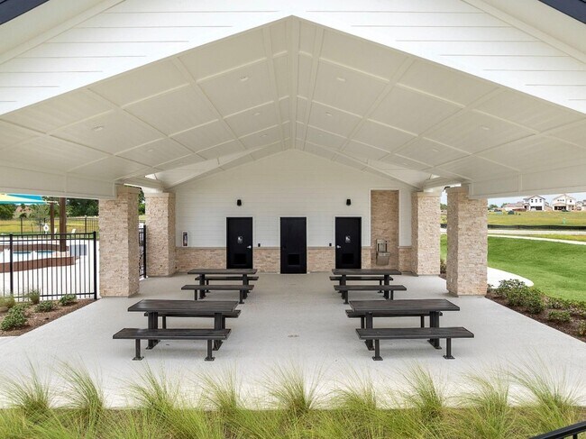 Building Photo - 4007 Crowning Ct