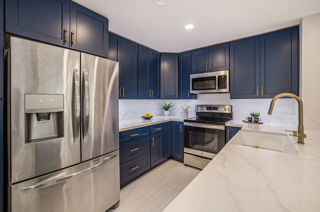 Building Photo - 5605 Friars Rd