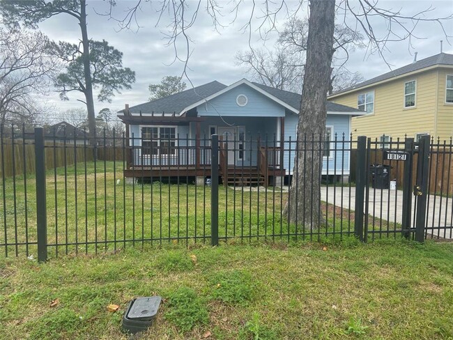 Building Photo - 10121 Goldcrest St