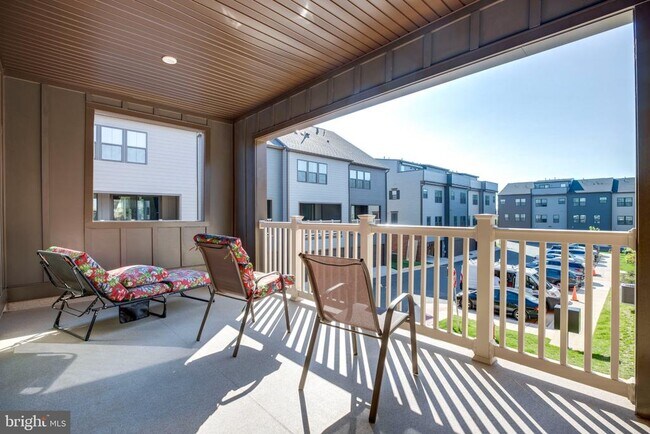 Building Photo - 4468 Sulford Ter