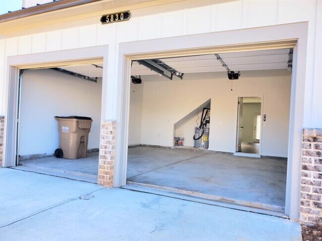 Building Photo - 5830 Flint Ln