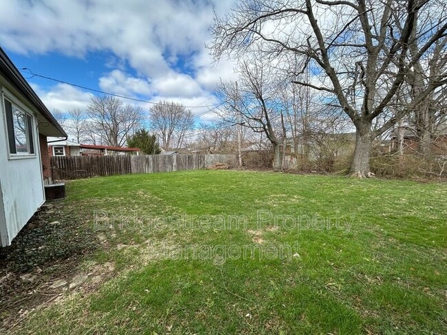 Building Photo - 22 Whispering Dr