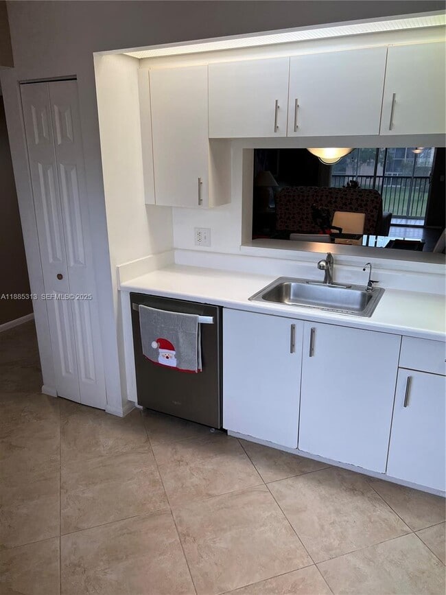 Building Photo - 12550 SW 15th St