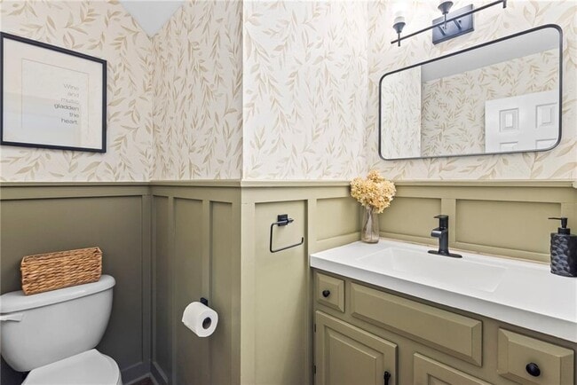 Building Photo - 3201 Lakeridge Dr SE