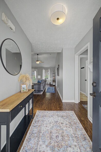 Building Photo - 401 Niagra Ln