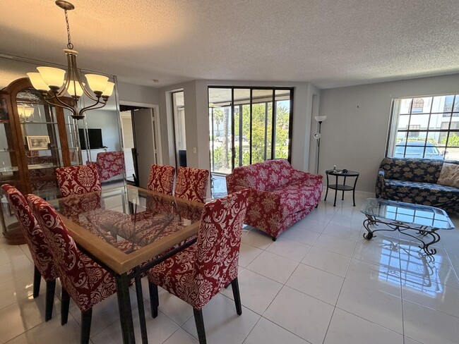 Building Photo - 5136 Floria Dr