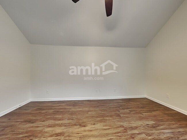 Building Photo - 3511 Valerie Dr