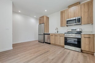 Building Photo - 416 S Ave 56