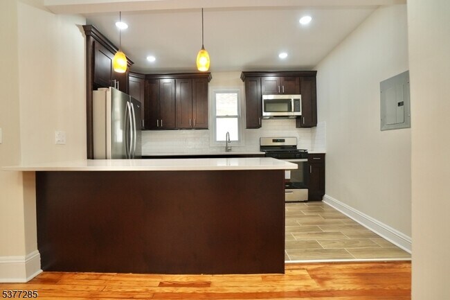 Building Photo - 24 Hornblower Ave
