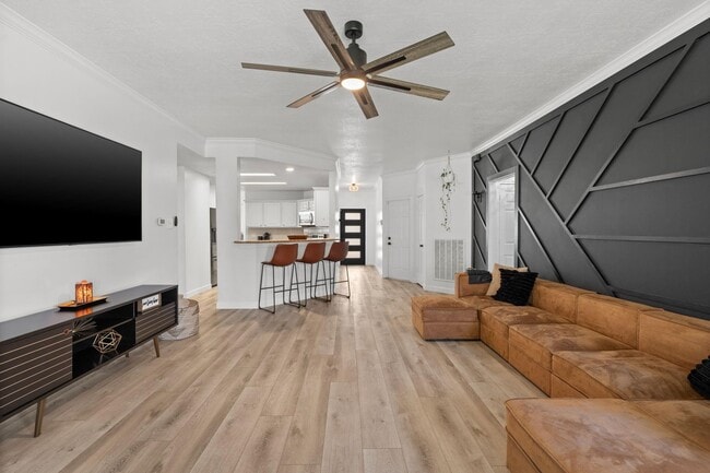 Building Photo - 14526 Chestnut Falls Dr