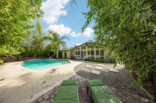 Building Photo - 16439 Kingsbury St