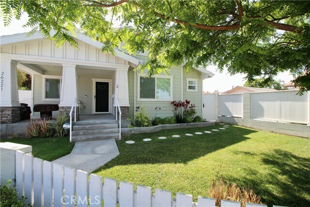 Building Photo - 26221 Oak St