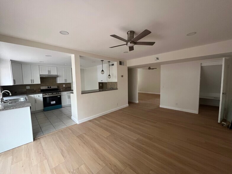 Building Photo - 8207 Mammoth Cir