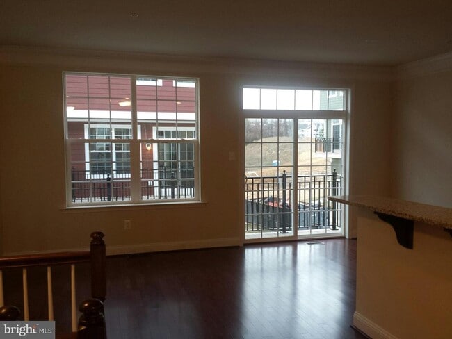 Building Photo - 6041 Maple Hill Rd