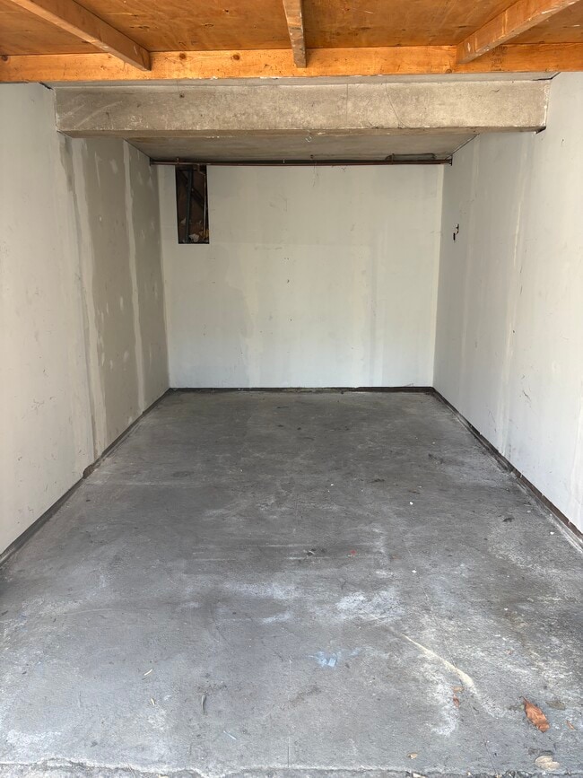 Building Photo - 2620 Idell St