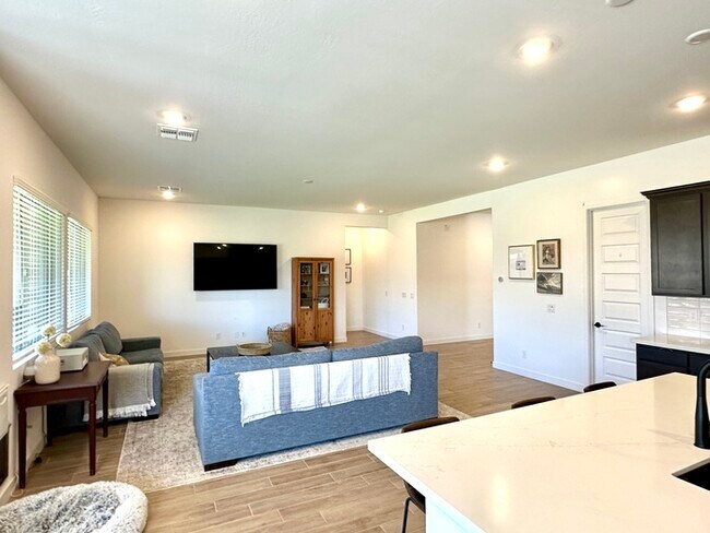 Building Photo - Fantastic "Holly" floor plan in Bella Vista Farms