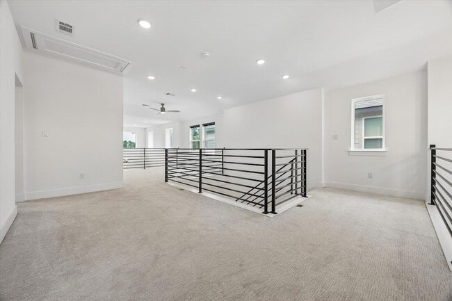 Building Photo - 1336 Kneehigh Ln