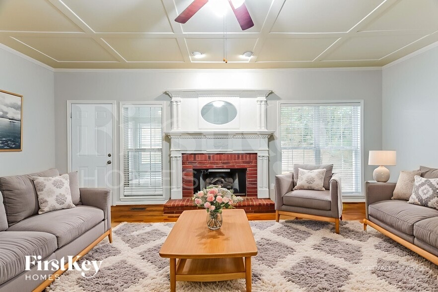 Building Photo - 6201 Windsor Ln