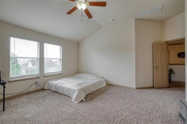 Building Photo - 20632 Farm Pond Ln
