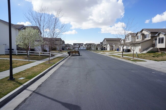 Building Photo - 944 Longleaf Dr