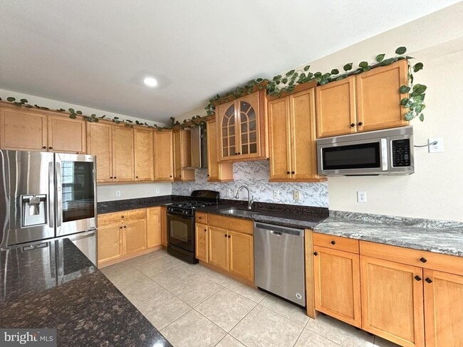 Building Photo - 122 Providence Ln