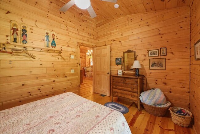 Building Photo - Peaceful Log Home Retreat – Long-Term Beck...
